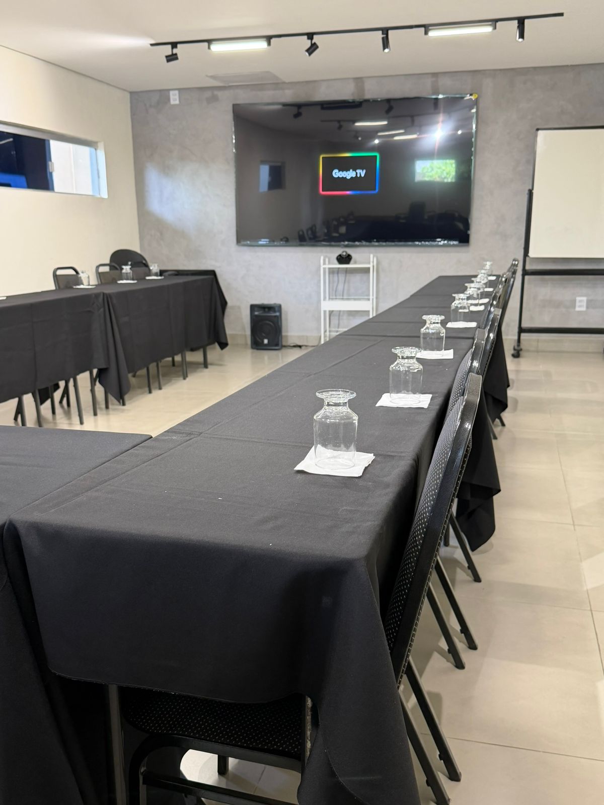 Sala para até 15 pessoas